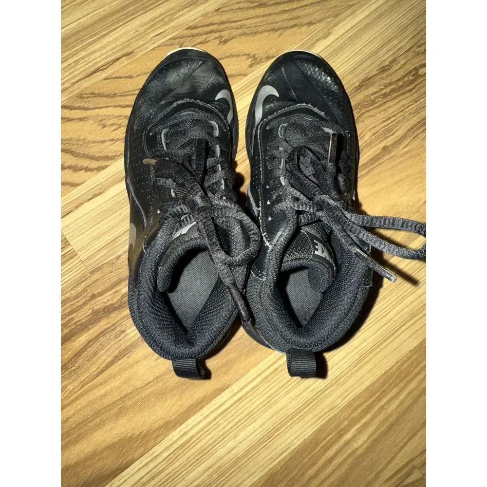 Nike Team Hustle D7‎ Boys Basketball Sneaker Shoes Black Size 1Y 1 Youth